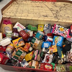 Mystery bundle of 10 mini toys